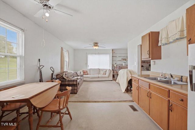 1324 Davis Street, Morristown, TN 37814