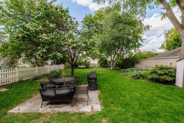 2559 N 86th STREET, Wauwatosa, WI 53226