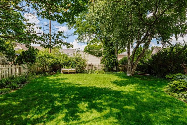 2559 N 86th STREET, Wauwatosa, WI 53226
