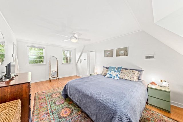2559 N 86th STREET, Wauwatosa, WI 53226