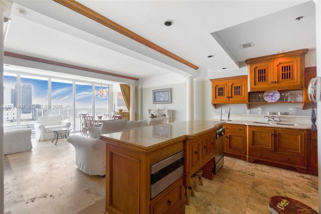 100 Lincoln Rd PH8, Miami Beach, FL 33139