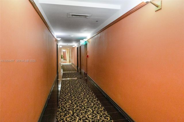 100 Lincoln Rd PH8, Miami Beach, FL 33139