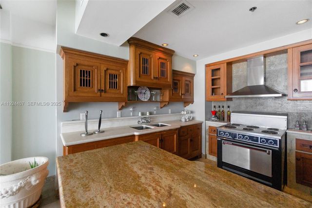 100 Lincoln Rd PH8, Miami Beach, FL 33139