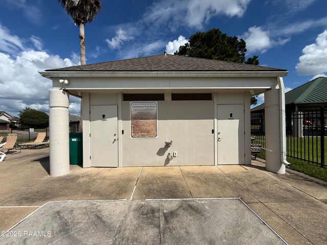 303 N Rushmore Lane, Youngsville, LA 70592