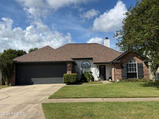 303 N Rushmore Lane, Youngsville, LA 70592