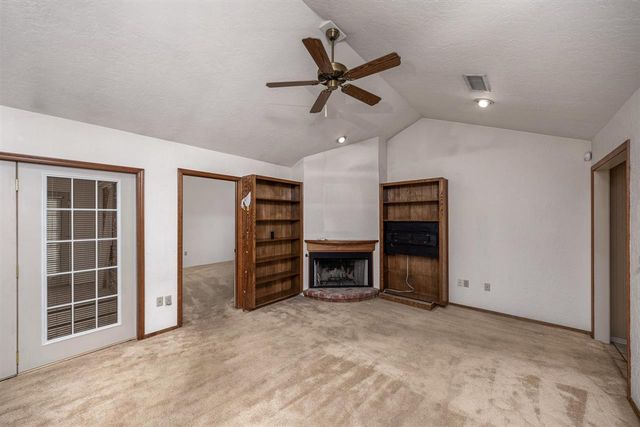 7207 NW Willow Creek Dr, Lawton, OK 73505