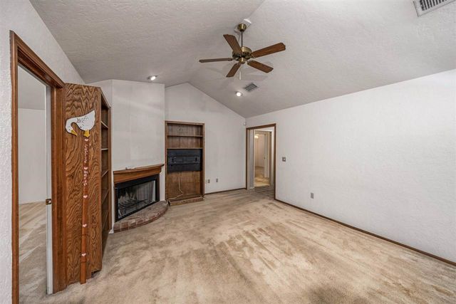 7207 NW Willow Creek Dr, Lawton, OK 73505