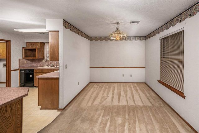 7207 NW Willow Creek Dr, Lawton, OK 73505