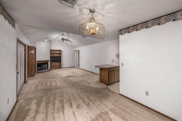 7207 NW Willow Creek Dr, Lawton, OK 73505