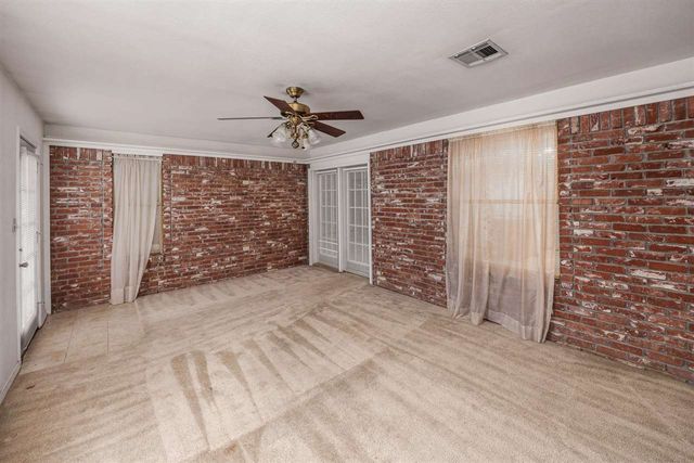 7207 NW Willow Creek Dr, Lawton, OK 73505