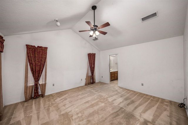 7207 NW Willow Creek Dr, Lawton, OK 73505