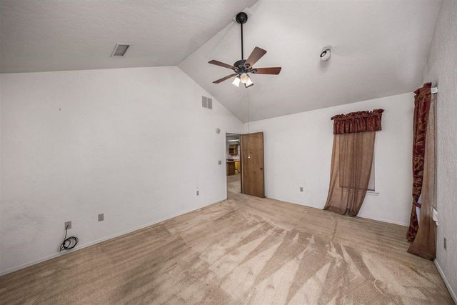 7207 NW Willow Creek Dr, Lawton, OK 73505