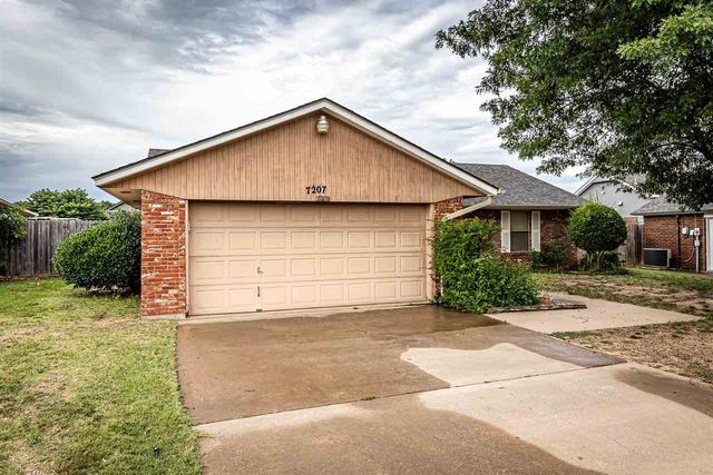 7207 NW Willow Creek Dr, Lawton, OK 73505