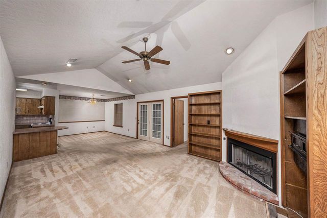 7207 NW Willow Creek Dr, Lawton, OK 73505