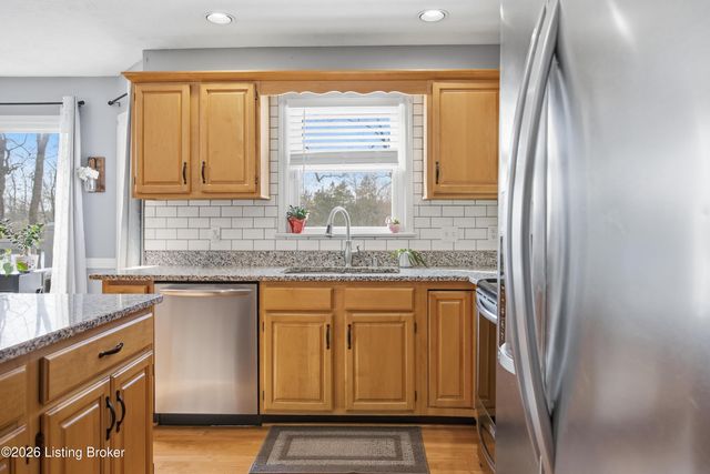 2642 Sheffield Ct, La Grange, KY 40031