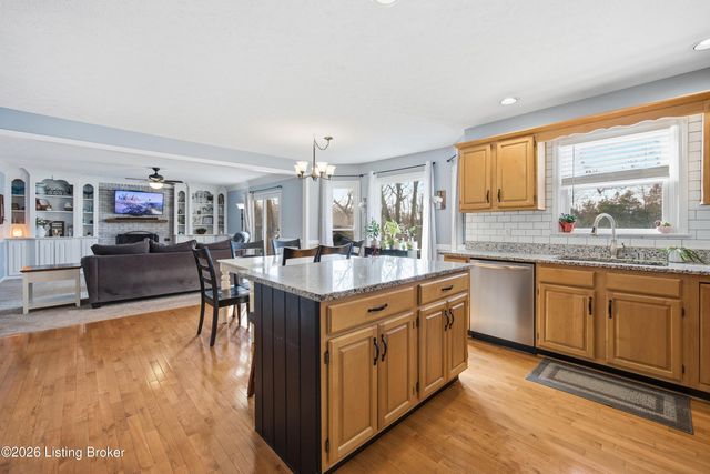 2642 Sheffield Ct, La Grange, KY 40031