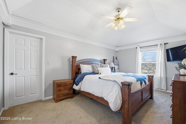 2642 Sheffield Ct, La Grange, KY 40031