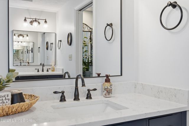 2642 Sheffield Ct, La Grange, KY 40031