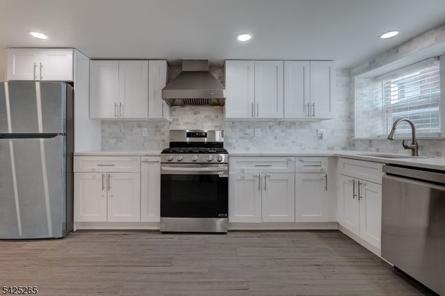 20 S Corabelle Ave, Lodi Boro, NJ 07644