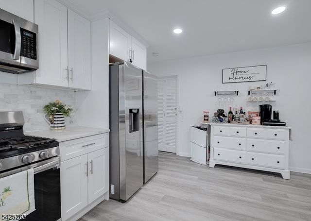 20 S Corabelle Ave, Lodi Boro, NJ 07644