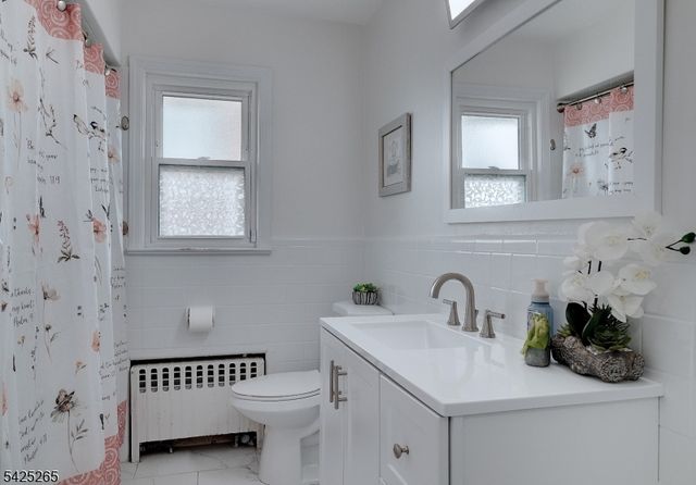20 S Corabelle Ave, Lodi Boro, NJ 07644
