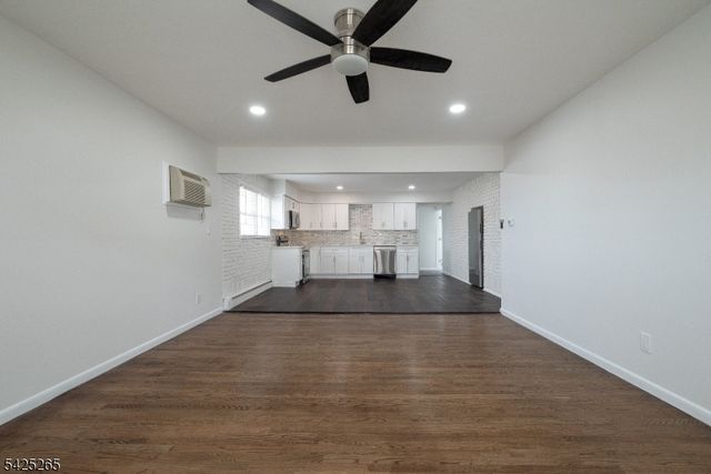 20 S Corabelle Ave, Lodi Boro, NJ 07644