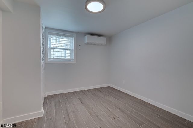 20 S Corabelle Ave, Lodi Boro, NJ 07644