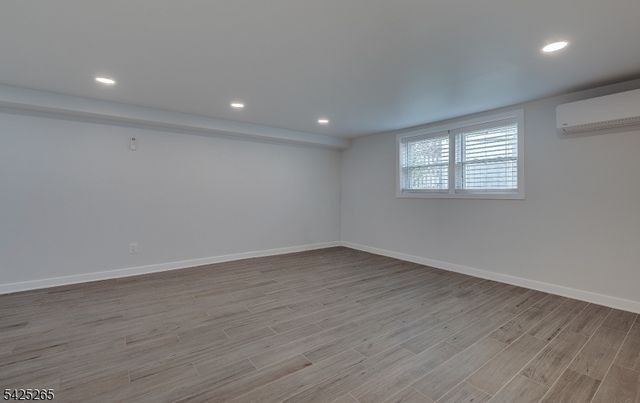 20 S Corabelle Ave, Lodi Boro, NJ 07644