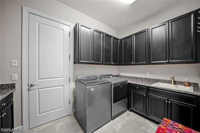 9361 Terresina DR, Naples, FL 34119