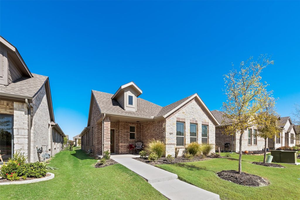 2817 Livestock Drive, Midlothian, TX 76065