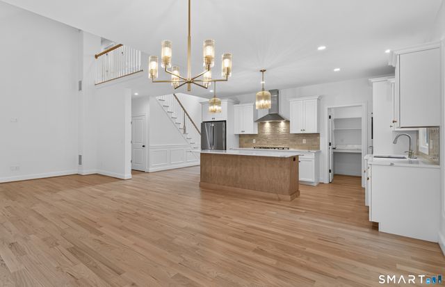 10 Maple Avenue, Bristol, CT 06010