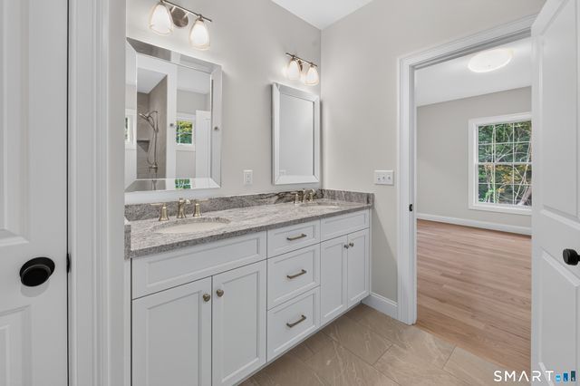 10 Maple Avenue, Bristol, CT 06010