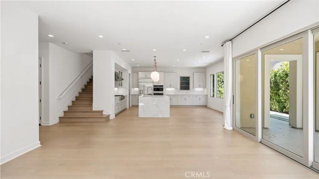 242 Sutters, Irvine, CA 92602