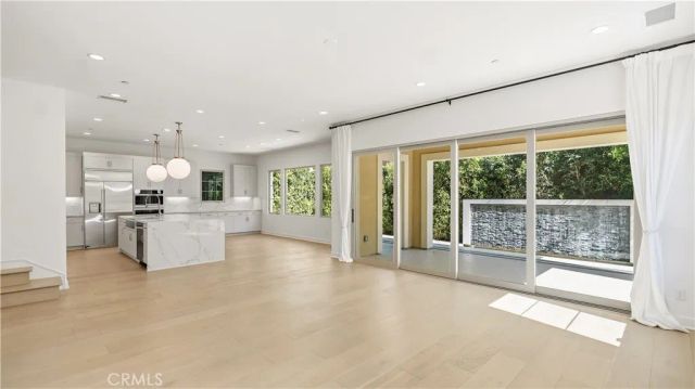 242 Sutters, Irvine, CA 92602