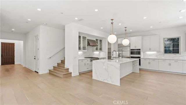 242 Sutters, Irvine, CA 92602