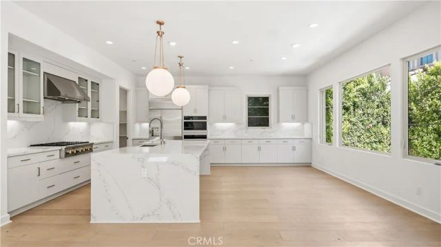 242 Sutters, Irvine, CA 92602