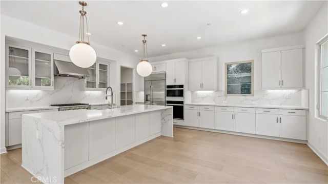 242 Sutters, Irvine, CA 92602
