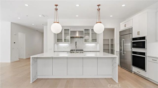 242 Sutters, Irvine, CA 92602