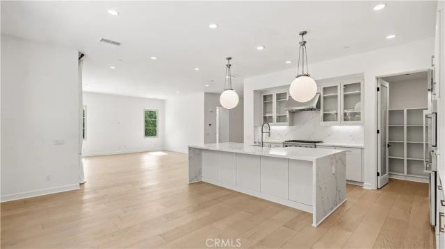 242 Sutters, Irvine, CA 92602