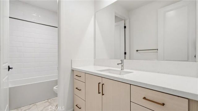 242 Sutters, Irvine, CA 92602