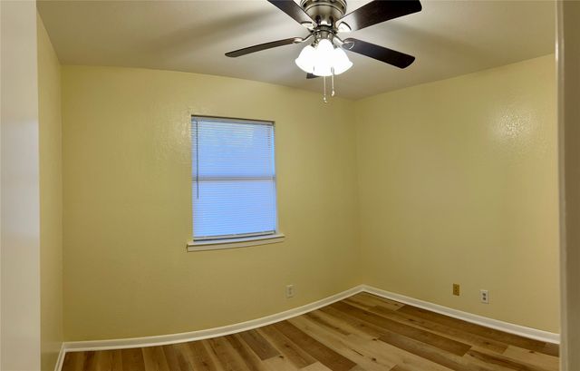 301 Walnut Avenue, Azle, TX 76020