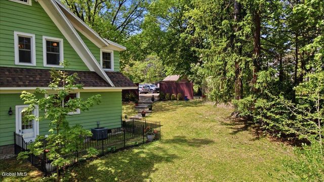 1505 Van Antwerp Road, Niskayuna, NY 12309