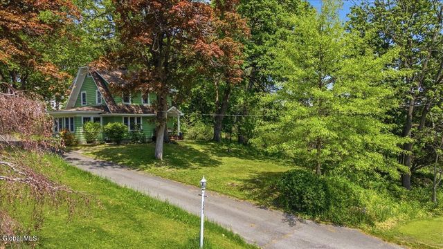 1505 Van Antwerp Road, Niskayuna, NY 12309