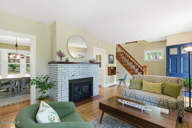1505 Van Antwerp Road, Niskayuna, NY 12309