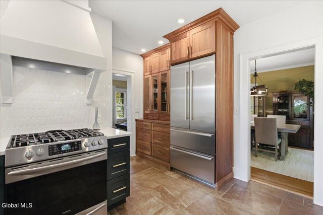 1505 Van Antwerp Road, Niskayuna, NY 12309