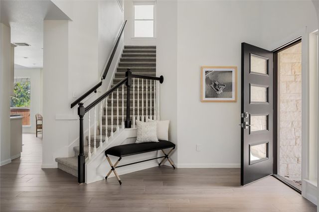 5508 Sunny Vista DR, Austin, TX 78749