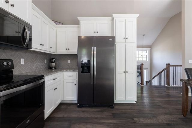 7309 NW Locust Drive, Kansas City, MO 64152