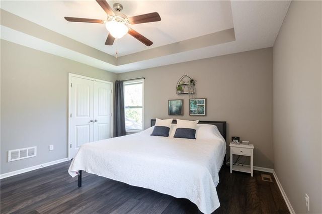 7309 NW Locust Drive, Kansas City, MO 64152