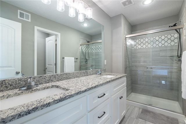 7309 NW Locust Drive, Kansas City, MO 64152
