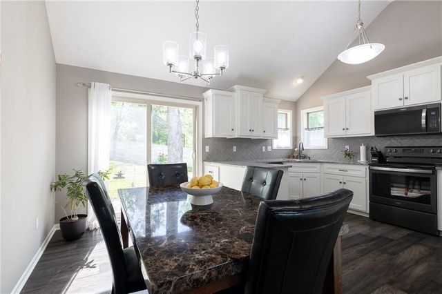 7309 NW Locust Drive, Kansas City, MO 64152